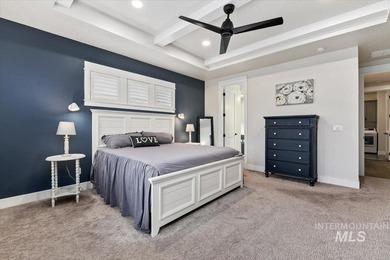 Welcome to this stunning single-level home with a separate - photo 18