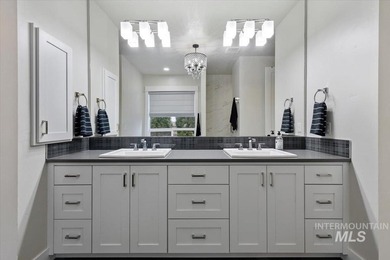 Welcome to this stunning single-level home with a separate - photo 20