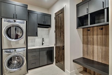 Experience elevated mountain living in this like-new luxury - photo 29