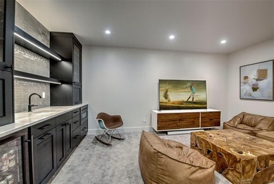 Experience elevated mountain living in this like-new luxury - photo 31