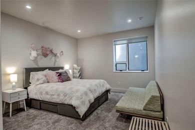 Experience elevated mountain living in this like-new luxury - photo 34