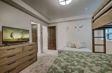 Experience elevated mountain living in this like-new luxury - photo 38