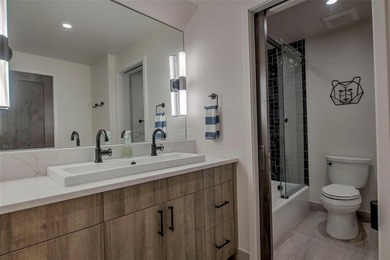 Experience elevated mountain living in this like-new luxury - photo 39