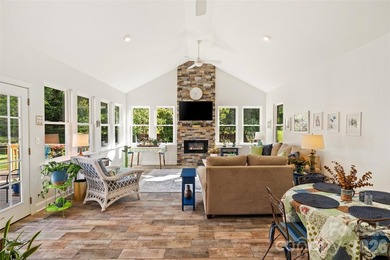 Beautiful brick home featuring an open floor plan and a spacious - photo 17