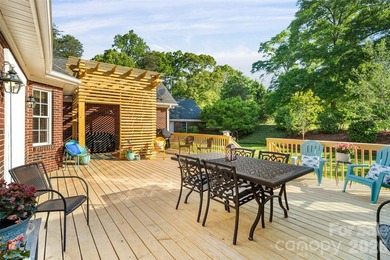 Beautiful brick home featuring an open floor plan and a spacious - photo 36