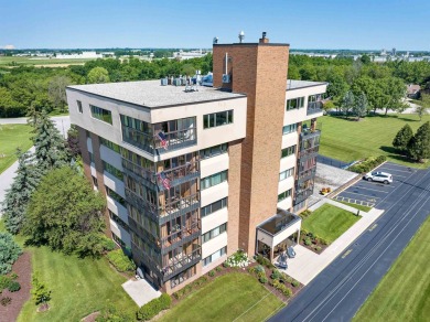 Fox River - Brown County Condo For Sale in DE Pere Wisconsin