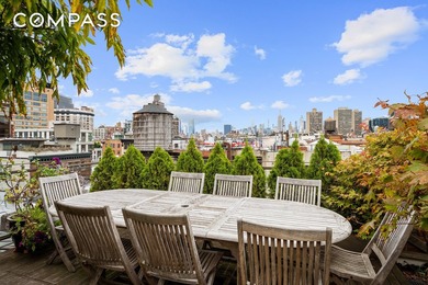 A Rare Full-Floor SoHo Penthouse Crowned by a Private Rooftop of - photo 2
