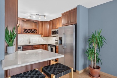 Experience the best of urban living in this stylish 1-bedroom - photo 8