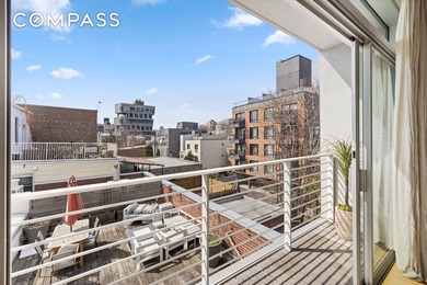 Palatial 2,458 ft Full-Floor Loft-like 4-Bedroom + Convertible - photo 2