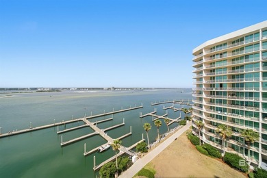 Beautifully Decorated And Turn-Key Ready 2 Bedroom 2 Bath Corner - photo 9