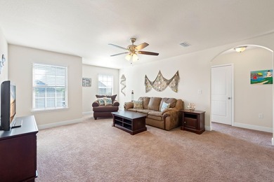 Immaculate, well maintained stunning 5-Bedroom, 2.5 Bath Home - photo 7