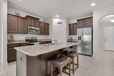 Immaculate, well maintained stunning 5-Bedroom, 2.5 Bath Home - photo 9
