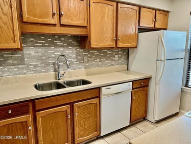 LOOKING FOR A SHORT TERM RENTAL IN A TOP NOTCH LOCATION...THIS - photo 4