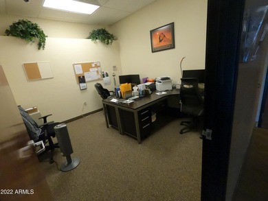 Well maintained and appointed free standing - photo 15