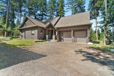 Luxury mountain living on the McCall Golf Course. Built by - photo 2