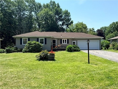 Welcome home to this beautifully maintained 3-bedroom, 2-bath - photo 2