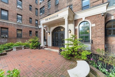 Location & Luxury! Welcome to 'The Windsor' at 21 Barstow - one - photo 2