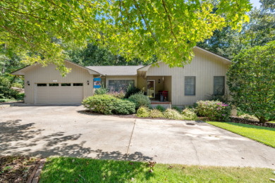 Lake Home For Sale in Fair Play, South Carolina