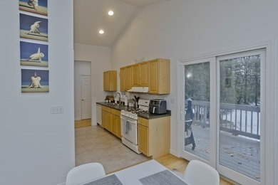 Welcome home to this peaceful & serene 3 bed, 2.5 bath - photo 15