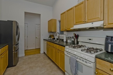Welcome home to this peaceful & serene 3 bed, 2.5 bath - photo 17
