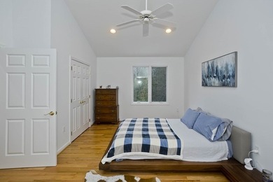 Welcome home to this peaceful & serene 3 bed, 2.5 bath - photo 24