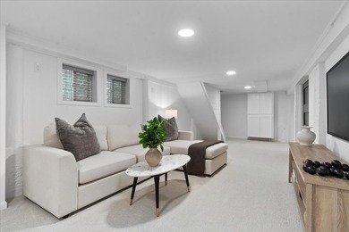 Tucked along a quiet, tree-lined street in the heart of Lakeview - photo 24