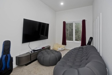 Welcome home to this peaceful & serene 3 bed, 2.5 bath - photo 32
