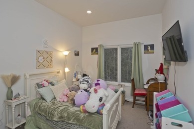 Welcome home to this peaceful & serene 3 bed, 2.5 bath - photo 33