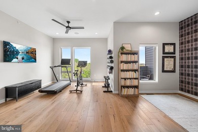 Welcome to 3117 Pierview Lane, a fully upgraded Essex model home - photo 35
