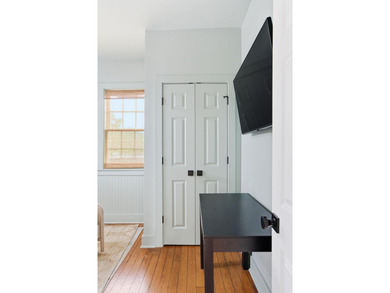 Fantastic luxury house-hack opportunity in the heart of Downtown - photo 38