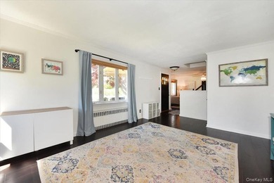 Welcome to this beautiful home located in the heart of Merrick - photo 9