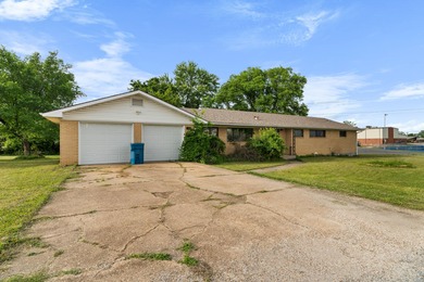 Lake Taneycomo Home For Sale in Forsyth Missouri