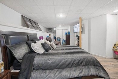 Opportunity Knocks in Mastic Beach! Situated on a spacious - photo 12