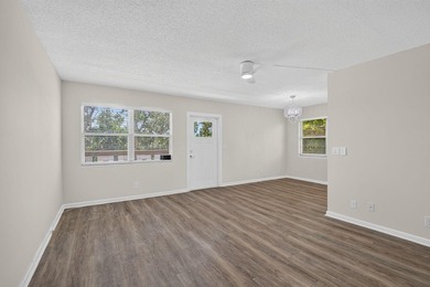 2/1.5, Amazing corner unit on the third floor offers an - photo 13