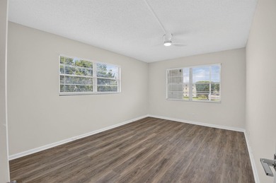 2/1.5, Amazing corner unit on the third floor offers an - photo 16