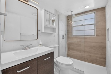 2/1.5, Amazing corner unit on the third floor offers an - photo 17