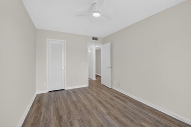 2/1.5, Amazing corner unit on the third floor offers an - photo 18