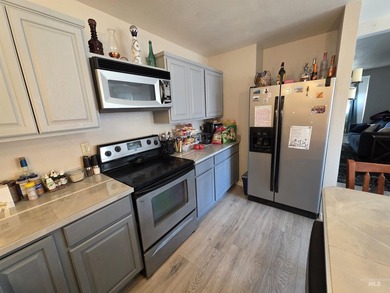 Beautifully reimagined, this craftsman-style bungalow at 411 - photo 10