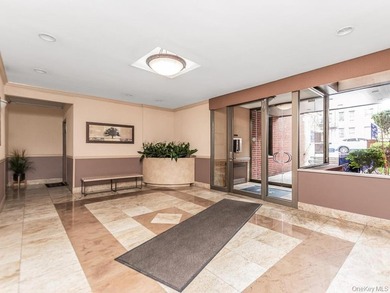 Sun-Drenched Sophistication Near Van Cortlandt Park Stop renting - photo 14