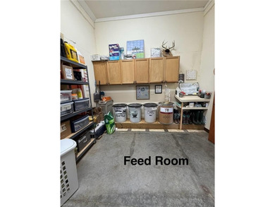 Equestrian Facility, ready for your horses, or set up a working - photo 16