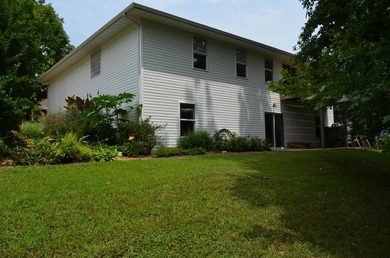 Welcome home to this beautifully maintained, one-owner residence - photo 33