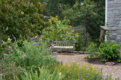 Welcome home to this beautifully maintained, one-owner residence - photo 34