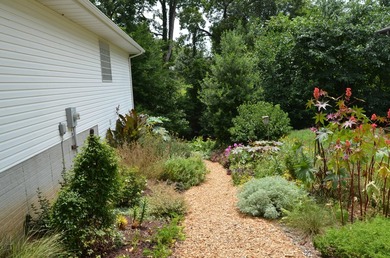 Welcome home to this beautifully maintained, one-owner residence - photo 36