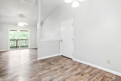Beautiful, renovated 2 bedroom, 2 bath condo with a balcony! - photo 17
