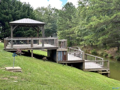 Charming lakefront 2 bedroom / 2 bath home in Cedar Bluff, AL - photo 3