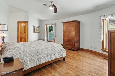 Breathtaking lakefront home on pristine Norris Lake. This - photo 13