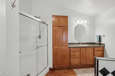 Breathtaking lakefront home on pristine Norris Lake. This - photo 16