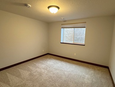 This like-new Kennedy model twin home in the Moon Lake - photo 25
