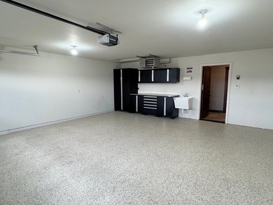 This like-new Kennedy model twin home in the Moon Lake - photo 29