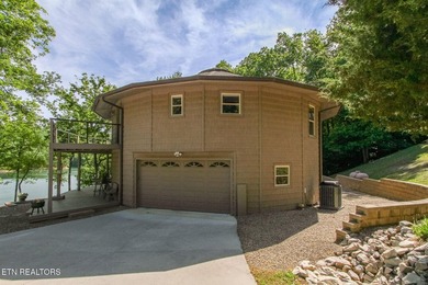 Breathtaking lakefront home on pristine Norris Lake. This - photo 31